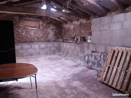 local  remise  stockage