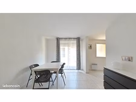 studio 1 pièce 31 m²
