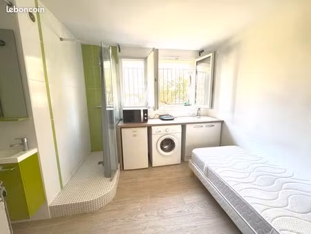 studio neuf meublé 600m du rer