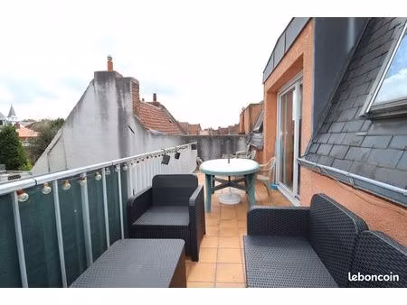 très beau meublé grande terrasse centre ville