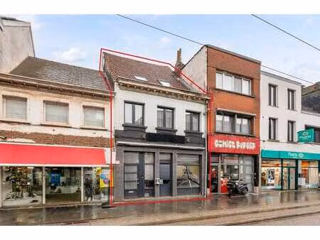 handelspand met appartement & polyvalente zaal te deurne