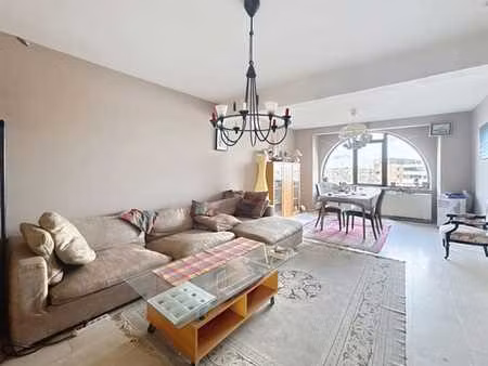 lumineux 2ch entre altitude cent et place constantin meinier