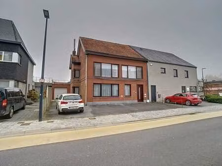 appartement très spacieux prêt à emménager dans rijmenam!