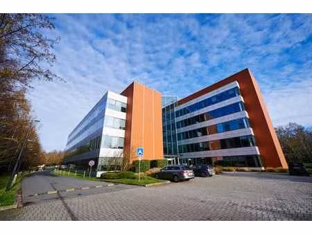 bureaux de standing de 423 m² aménagé récemment