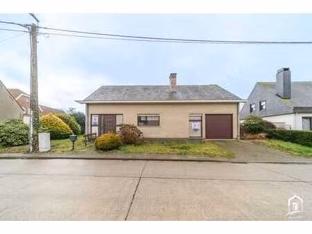 bungalow met achterliggende bouwgrond in het groene hofstade