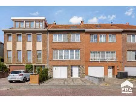 maison spacieuse et lumineuse avec 3 chambres!