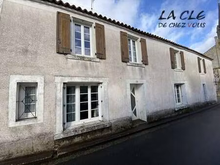 vente maison à maillé (85420) : à vendre / 204m² maillé
