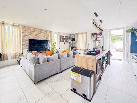 maison de 10 pièces de 235 m² située à brens