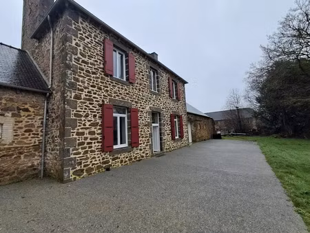 location maison 7 pièces 146 m² à laurenan (22230)  950 €