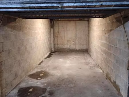 location parking à compiegne (60200)  110 €