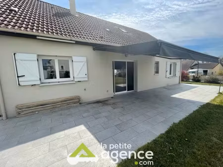location maison 5 pièces 125.54 m² à bourges (18000)  1 200 €