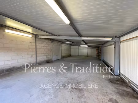 location locaux professionnels 83 m² à apt (84400)  900 €