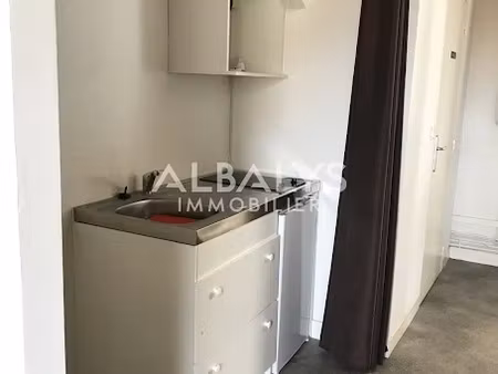 location locaux professionnels 75 m² à libourne (33500)  699 €