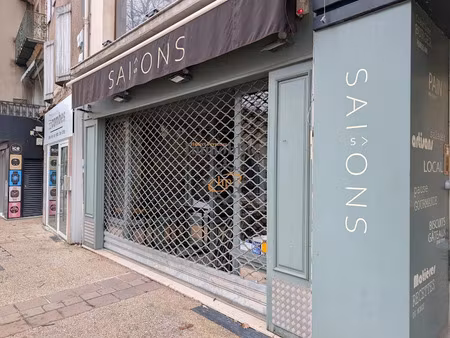 location locaux professionnels 1 pièce 100 m² à saint-affrique (12400)  1 400 €