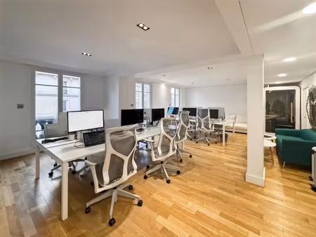 location locaux professionnels 70 m² à paris 1er (75001)  5 000 €
