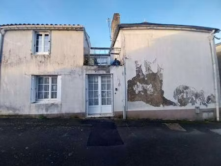 vente maison à la garnache (85710) : à vendre / 105m² la garnache