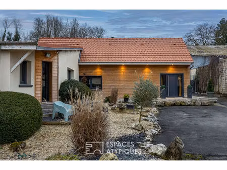 loft de caractère dans une ancienne salle des fêtes  à deux pas de la ville