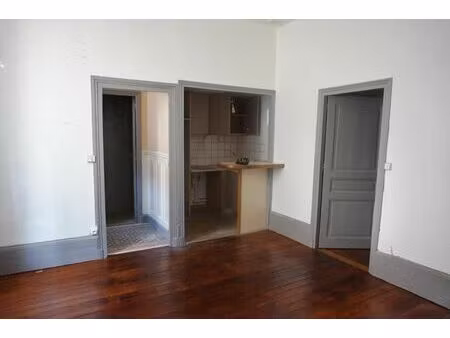 location appartement 2 pièces 36 m² à sens (89100)