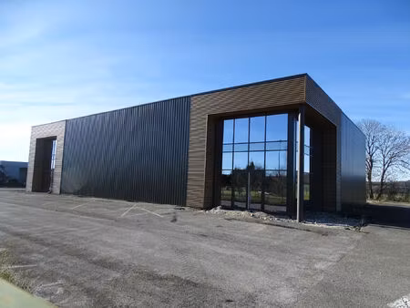 location commerce 570 m² à orgelet (39270)