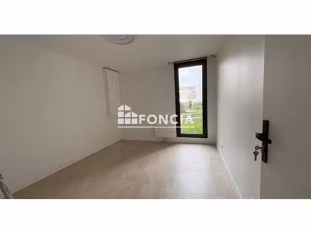 2 pièces à proximité de la mairie d'aubervilliers