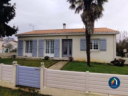 maison sur sous sol dans le bourg de l'oie