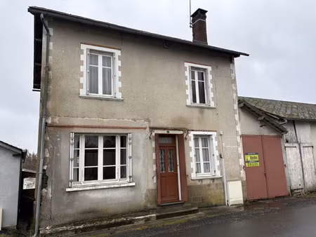 mi-chemin brive et limoges  2.5 km de l'accès autoroute a20