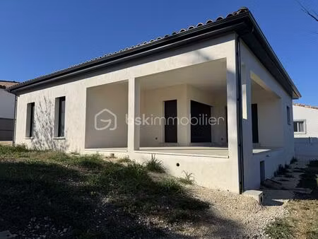 maison contemporaine de 101 m² à saint-julien-les-rosiers