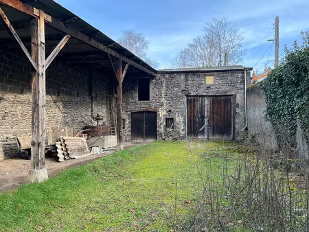 nohanent / ensemble à rénover comprenant grange  cave et auvent sur terrain de 337 m²