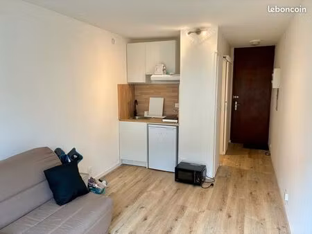 studio renové meublé 18m2 avec parking
