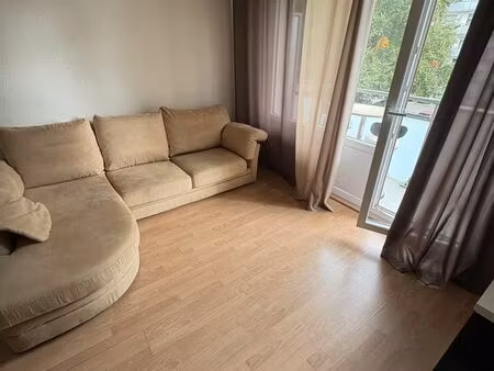 studio 1 pièce 28 m²