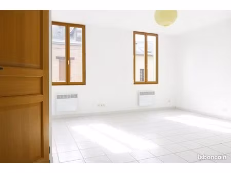 part. loue t2bis rénové 52 m² rouen/darnetal + poss. pkg
