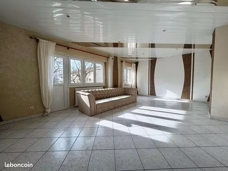 appartement 3 pièces 77 m²