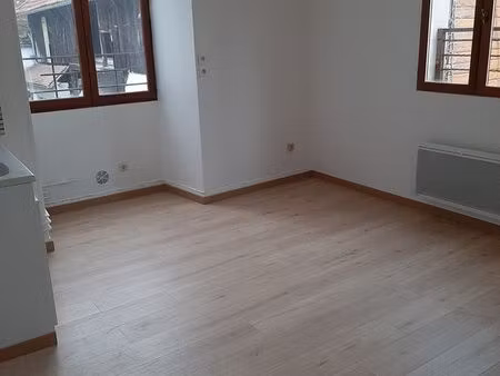 f2 à villeneuve sur yonne