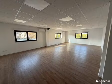 location bureau 65 m2