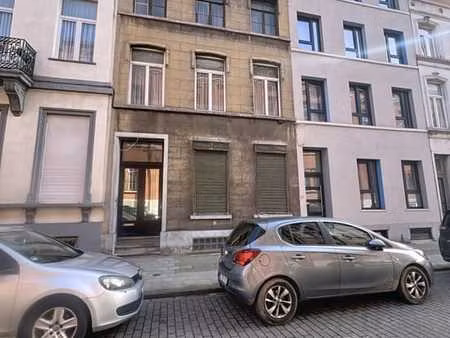 spacieuse maison à rénover