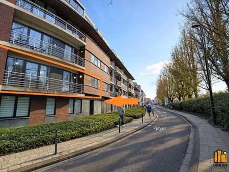 appartement 2 ch  terrasses  cave et parking intérieur.