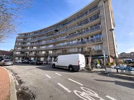 idéalement situé - rez-de-chaussée avec 2 chambres