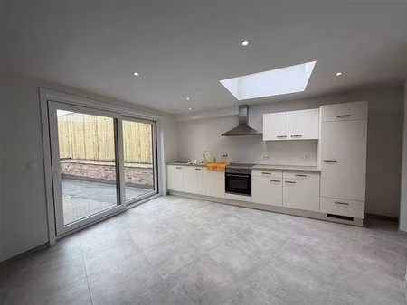 maison d'habitation rénovée avec 3 chambres et joli jardin