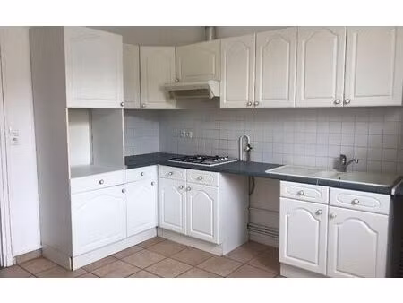 location appartement  76.62 m² t-3 à compiègne  685 €