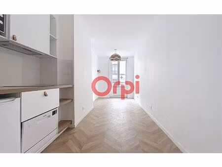 appartement paris 11 m² t-2 à vendre  220 000 €
