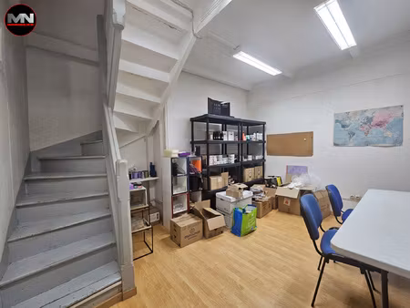 a louer un espace de 89 m2 comprenant 4 bureaux