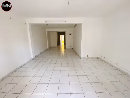 a louer local commercial / professionnel de 70m2 traversant