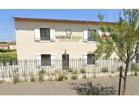 à louer – local commercial 98 m² – visibilité premium – bâtiment récent (2018)