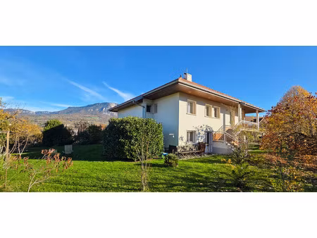 maison à vendre 211 m² avec terrain plat et arboré à tresserve