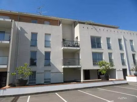 location appartement 2 pièces à la roche-sur-yon (85000) : à louer 2 pièces / 55m² la roch