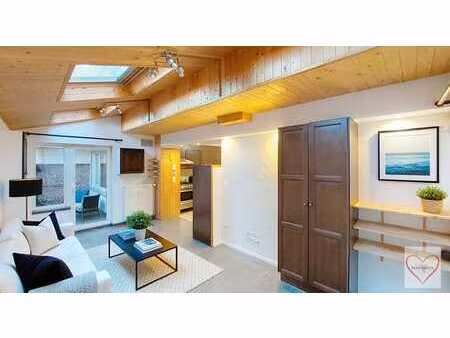 bel appartement 1 chambre avec cour-jardin et garage inclus