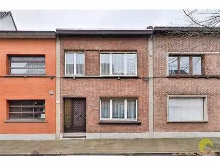 maison confortable de 3 chambres à coucher au cœur de wilrij