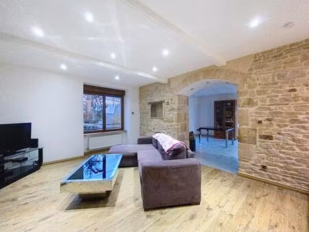 maison en pierres de type 4  à louer  à oingt