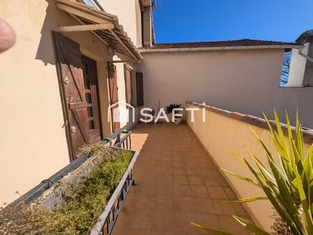 nouveauté  appartement haut de villa avec fort potentiel proche de la gare.