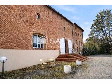 grand loft de 150m2 rénovée dans un chateau